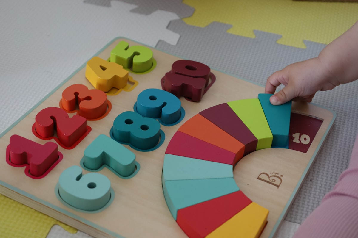 Wooden Puzzle Set angle 3
